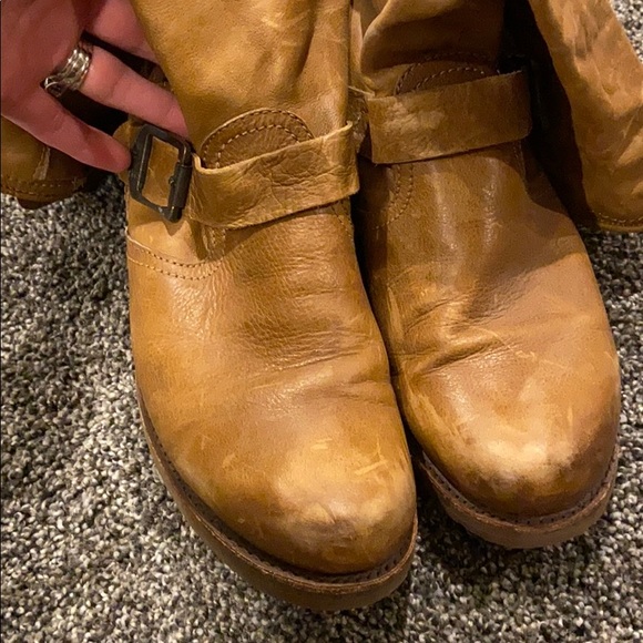 Frye - Picture 4 of 5